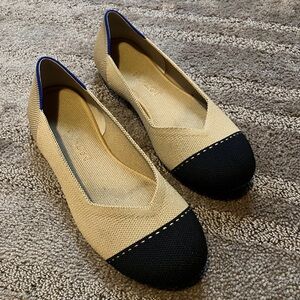Rothy’s 8.5 black and tan flats